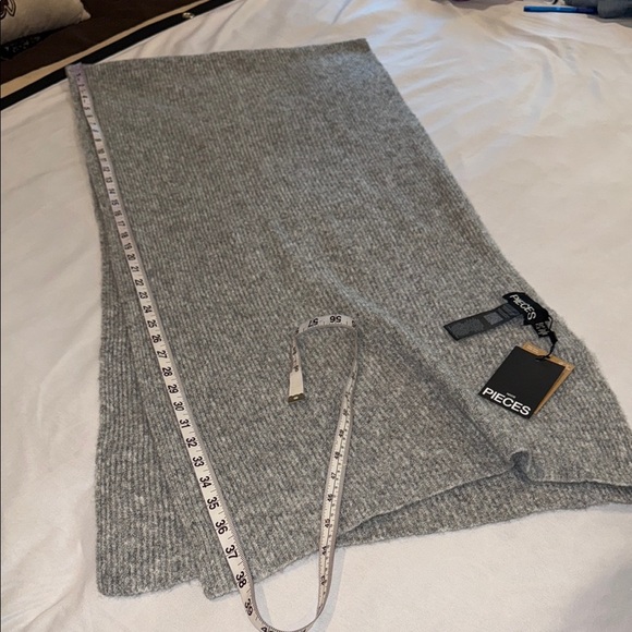 Pieces Cashmere Wool Blend Wrap Scarf Heathered Gray Knit Soft Feminine Cozy - Picture 3 of 9